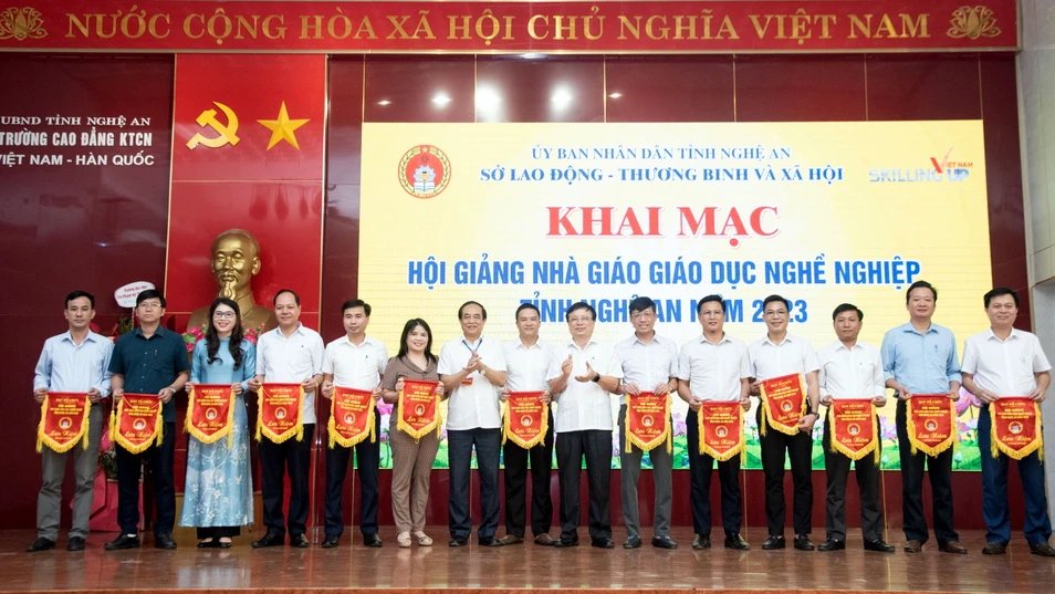 Hội giảng nhà giáo giáo dục nghề nghiệp tỉnh Nghệ An