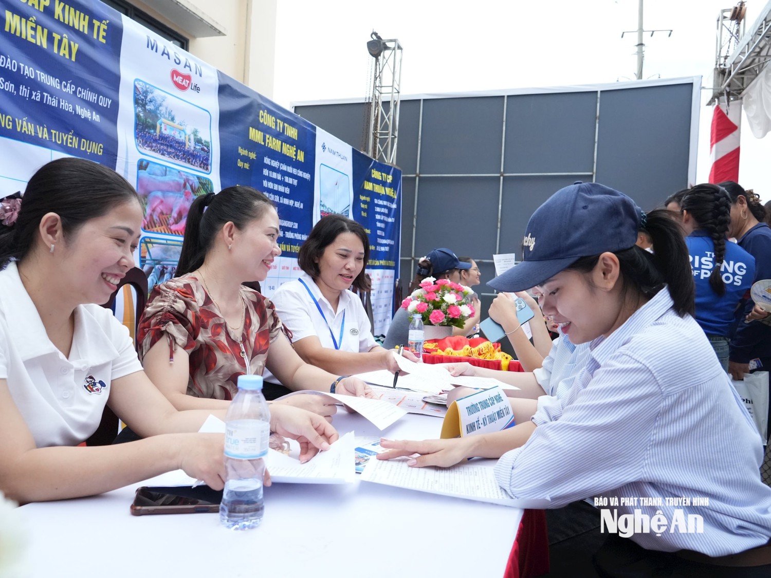 bna tim hieu co hoi viec lam